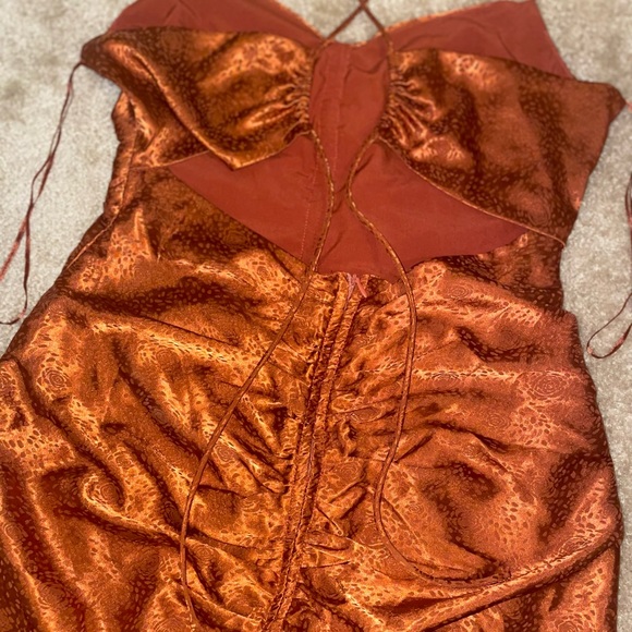 ASTR Rust Cinched Ruffle Dress - Picture 10 of 11